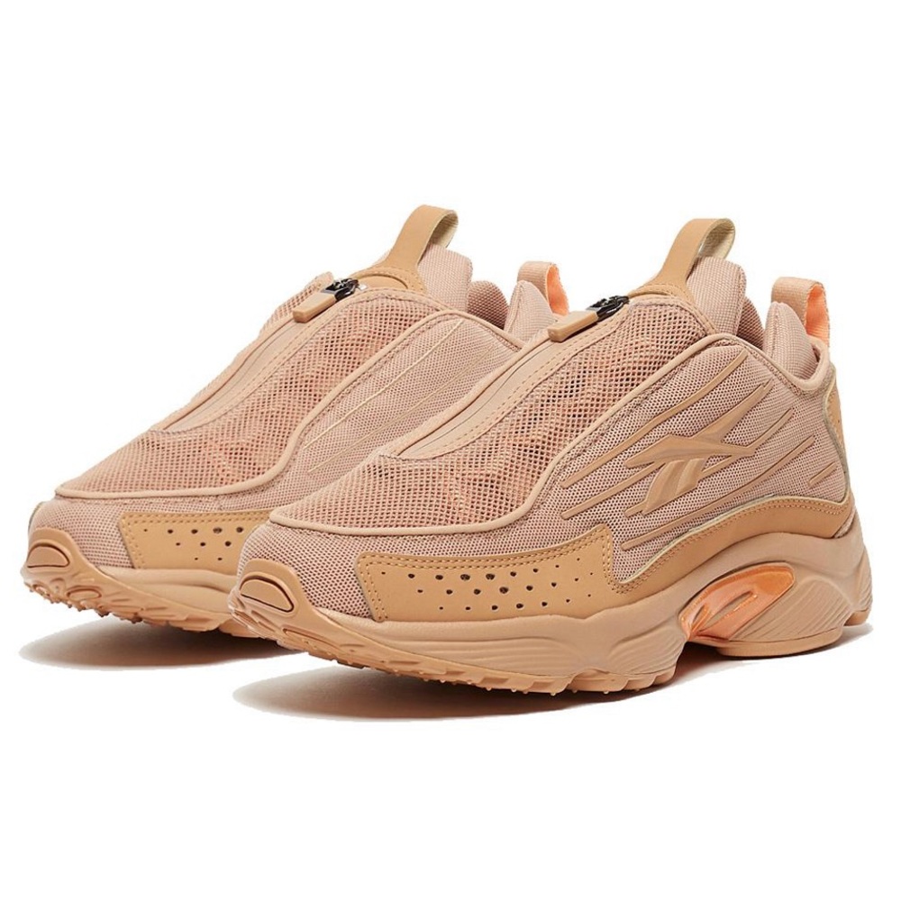 🔥 Super cute Reebok’s 🔥